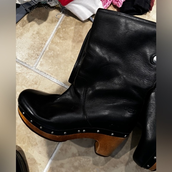 Ugg clog boots. - Picture 2 of 3